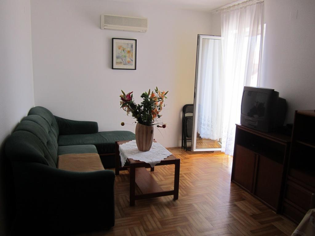 Apartments Antonia Malinska Exterior foto